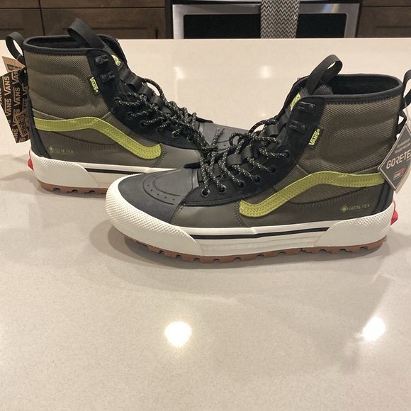 Vans MTE Sk8-Hi Gore-Tex Insulated Shoe Size 10.5 NWT - Picture 3 of 9